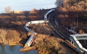 Tàu hỏa đâm ô tô tại Mỹ