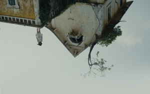 Đập cánh giữa không trung 'thoát hiểm' 2 tuần đầu, bán được 17.000 vé