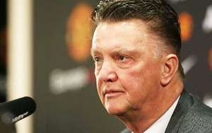Van Gaal: 'Các anh đùa tôi à? Kiểm soát bóng 60% thời lượng bằng bóng dài?'