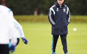 Nạn nhân vụ phân biệt chủng tộc của CĐV Chelsea được Mourinho mời xem trận gặp PSG