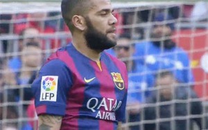 Daniel Alves mắc lỗi tày trời, Barca thua sốc Malaga trên sân nhà