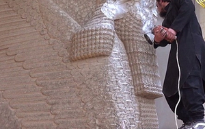 Thế giới lo sợ cho những báu vật di sản cổ đại khi IS đập tượng cổ