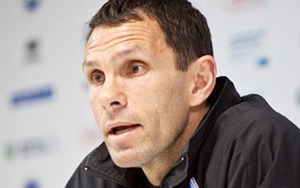 HLV Sunderland phát khùng vì trọng tài đuổi nhầm người ở trận thua Man United