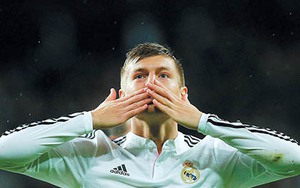 Tuyến giữa của Real Madrid: 'Người sắt' Toni Kroos