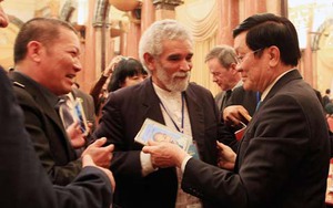 Chủ tịch nước Trương Tấn Sang tiếp các nhà văn quốc tế