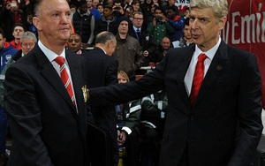 HLV Wenger truyền thụ kinh nghiệm cho Van Gaal: 'Man United mua nhiều là loạn đấy!'