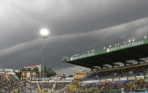 CLB Serie A 'cứu' Parma với gọi viện trợ 5 triệu euro