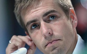 Philipp Lahm bảo vệ Guardiola trước những chỉ trích