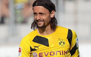 Arsenal nhắm trung vệ của Dortmund cho mùa Hè 2015