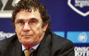 'Van Gaal coi Giggs không bằng mấy lão già và hủy hoại Falcao, Di Maria'