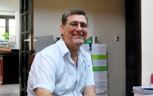 Nhà thơ, GS-TS Bruce Weigl: Trở về ngôi nhà Việt & đọc thơ cùng nông dân