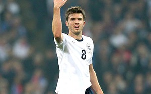 Bây giờ Michael Carrick đã là đàn anh