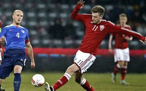 Lập hat-trick vào lưới tuyển Mỹ, ‘Lord’ Bendtner vượt mặt Mueller, Aguero và Falcao