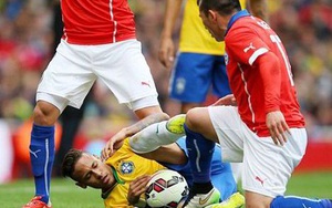 Gary Medel cáo buộc Neymar: Đây là sân bóng, không phải nhà hát