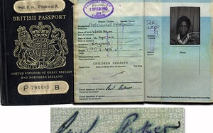 Cựu sao Man United rao bán hộ chiếu