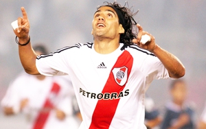 River Plate sẵn sàng đón Falcao trở lại