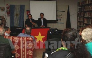 Khán giả Argentina xúc động với bộ phim 'Cánh đồng hoang'