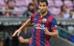 Liverpool 'săn' Montoya của Barca ráo riết