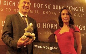 Maggie Q bật cười vì câu hỏi: 'Sao không dùng Viagra thay vì sừng tê giác?'