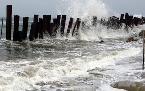 Đầu tuần Bắc Bộ nắng, Nam Bộ nguy cơ tố lốc