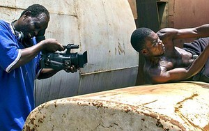 Bi hài giấc mơ chinh phục thế giới của 'Hollywood Uganda'
