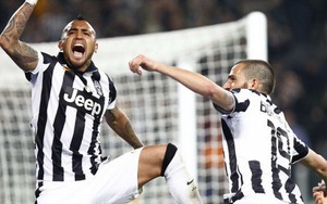 Juventus 2-0 Lazio: Tevez ghi bàn thứ 18, Juve sắp có Scudetto