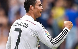 VIDEO: Cristiano Ronaldo thực hiện cú xỏ háng để đời trước Malaga