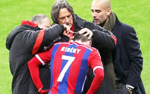 Mâu thuẫn nội bộ ở Bayern Munich: Khi Pep Guardiola cũng đòi làm… bác sĩ