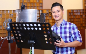 Ca sĩ Đức Tuấn: 'Sự nghiệp của tôi không thể thiếu nhạc đỏ'