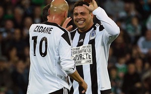 Ronaldo, Zidane & Những người bạn thua Các ngôi sao Saint Etienne trong 'cơn mưa' bàn thắng