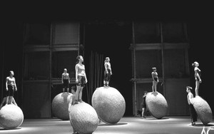 Vở diễn 'À ố show': Vẫn chưa chinh phục được khán giả nhà