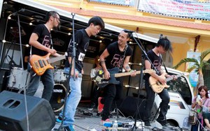 Phạm Anh Khoa đốt nhiệt 1.000 sinh viên ĐH Sài Gòn