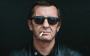 Thành viên AC/DC đối mặt án tù dài hơi vì tội dọa giết người