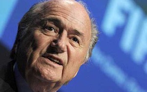 Chủ tịch FIFA Sepp Blatter: 'Những ai chỉ trích World Cup 2018 thì hãy ở nhà'