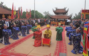 Thiêng liêng lời dâng nguyện trước anh linh Quốc tổ, Quốc mẫu