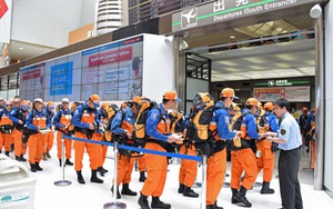 Hơn 150 nhà leo núi mắc kẹt ở núi Qomolangma, Nepal