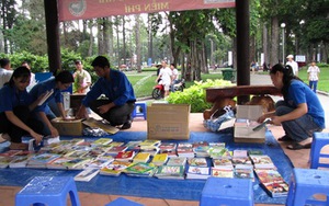 Từ phố đi bộ Nguyễn Huệ đến Công viên sách Tao Đàn, tại sao không?