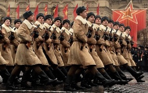 70 năm Chiến thắng phát xít: Phim màu vô giá về lễ diễu binh mừng kết thúc Thế chiến II 1945