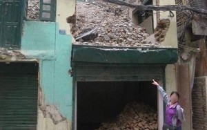 Đoàn Chữ thập đỏ tươi cười, bỏ về trước đống đổ nát Nepal: Lỗi hành vi