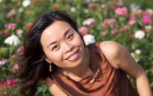 Nhà thơ Việt đấu giá tác phẩm ủng hộ Nepal trên eBay: Văn chương chia sẻ đau thương