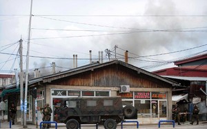 Đấu súng khiến 8 cảnh sát và 14 tay súng thiệt mạng