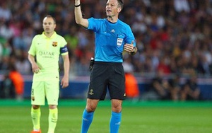 Trọng tài Mark Clattenburg cầm còi trận Bayern Munich - Barca