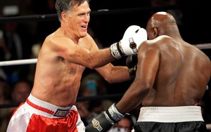 VIDEO "sốc": Cựu ứng viên Tổng thống Mỹ hạ gục nhà vô địch quyền anh Holyfield