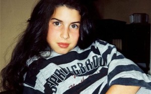 Phim tài liệu về nữ ca sĩ đoản mệnh Amy Winehouse: Gây sốc vì 'câu chuyện thêu dệt'