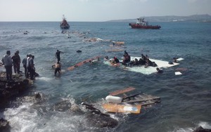 Trục vớt hàng trăm thi thể trong thảm kịch đắm tàu