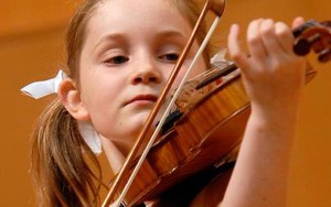 Thế giới xôn xao trước 'tiểu Mozart' thời hiện đại