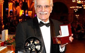 Huyền thoại màn bạc Omar Sharif: Ngôi sao đào hoa và cô đơn nhất