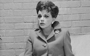 Ngôi sao thập niên 1960 trở thành 'Nữ hoàng bi kịch' vì rượu và ma túy