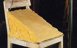 FLUXUS - trào lưu nghệ thuật 'trôi' (kỳ 5): Chiếc xe Lotus 25 và cái ghế đầy mỡ