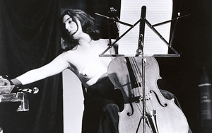 Làm salad, vở opera sextronique và bản cáo trạng rút ruột